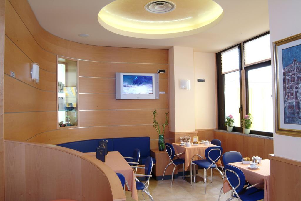 Hotel Nettuno Sottomarina Exterior foto